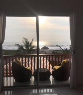 Montañita House, con Piscina Frente al Mar, 25Pers
